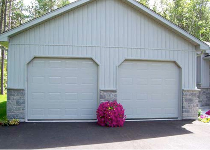 Uniforce residential garage door 