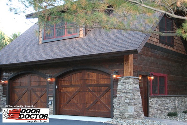 Notre porte de garage de bois massif